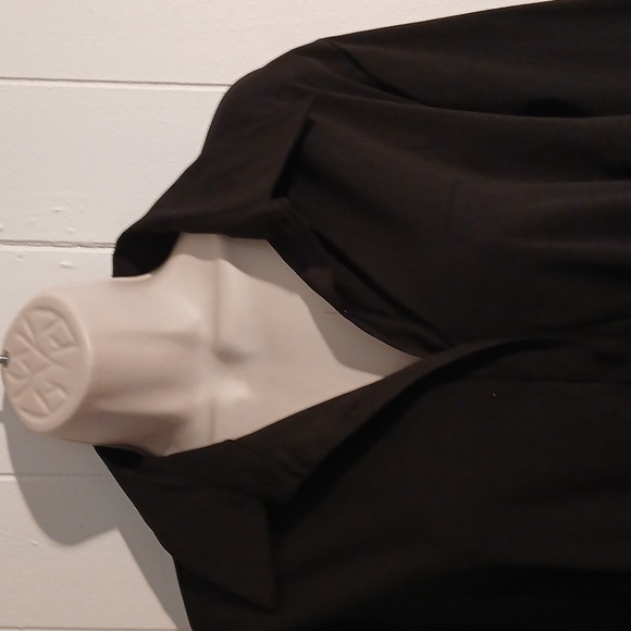 Croft & Barrow Black stretchy tailored button down shirt NWT - Picture 2 of 6